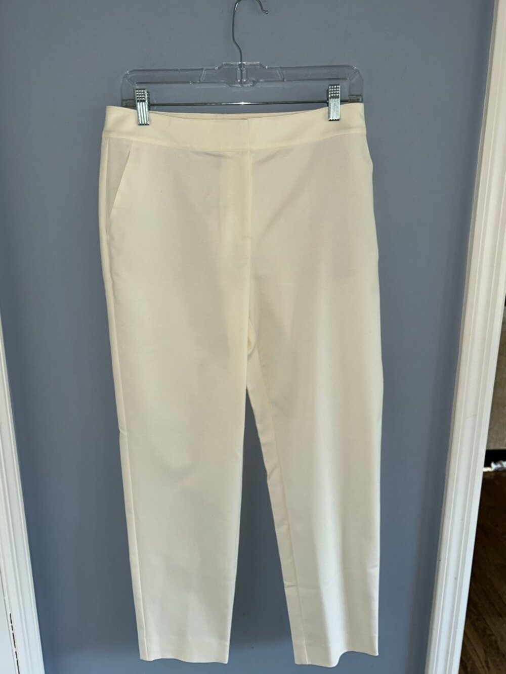 St. John Ivory Cotton Pants, Size 6, flat front, straight leg